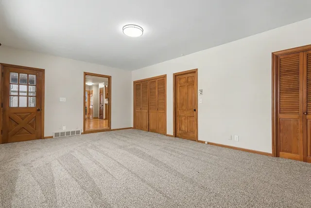 $399,900 | 33 South Canterbury Road, Aurora, IL 60506