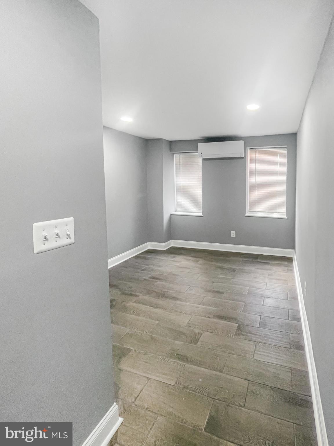 1434 Light Street Baltimore, MD 21230 - Photo 17 of 20 an empty room with windows