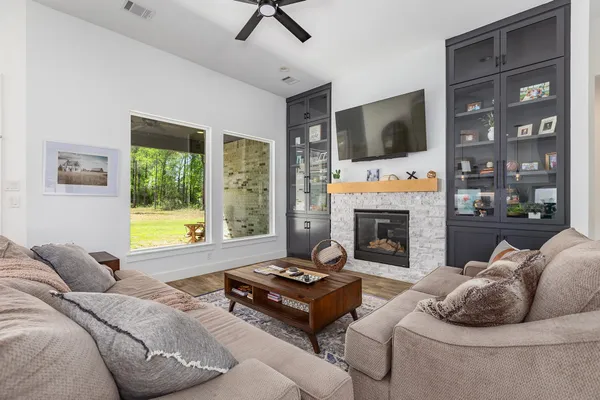 $439,000 | 960 Road 6609 Dayton Tx 77535, Dayton, TX 77535