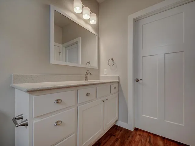 $1,999 | 240 Rose Drive, Unit A, Dripping Springs, TX 78620