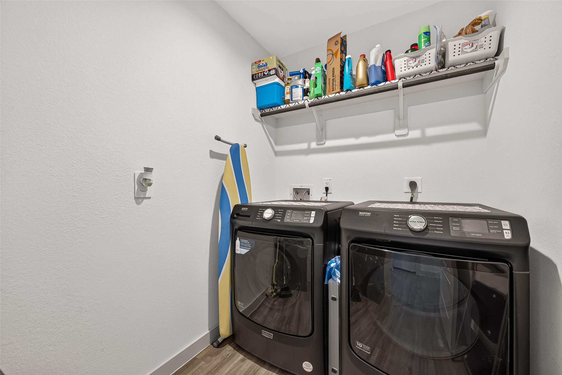7923 Sleek Flock Lane Rosharon, TX 77583 - Photo 22 of 29 Walk-in/Work-in Laundry Room