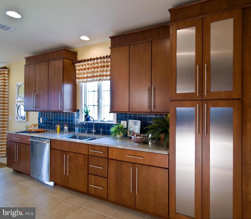 437 Resolution Drive, Unit 154 Lititz, PA 17543 - Photo 7 of 13 Gallery Image 7
