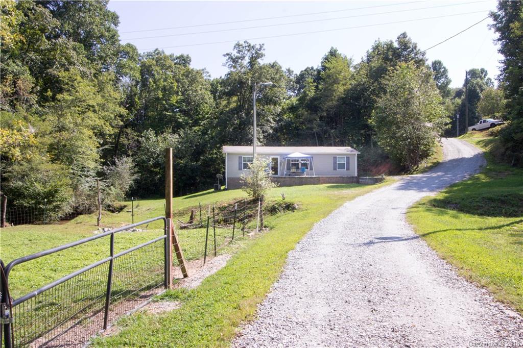 350 Gordon Road Saluda, NC 28773 - Photo 2 of 27
