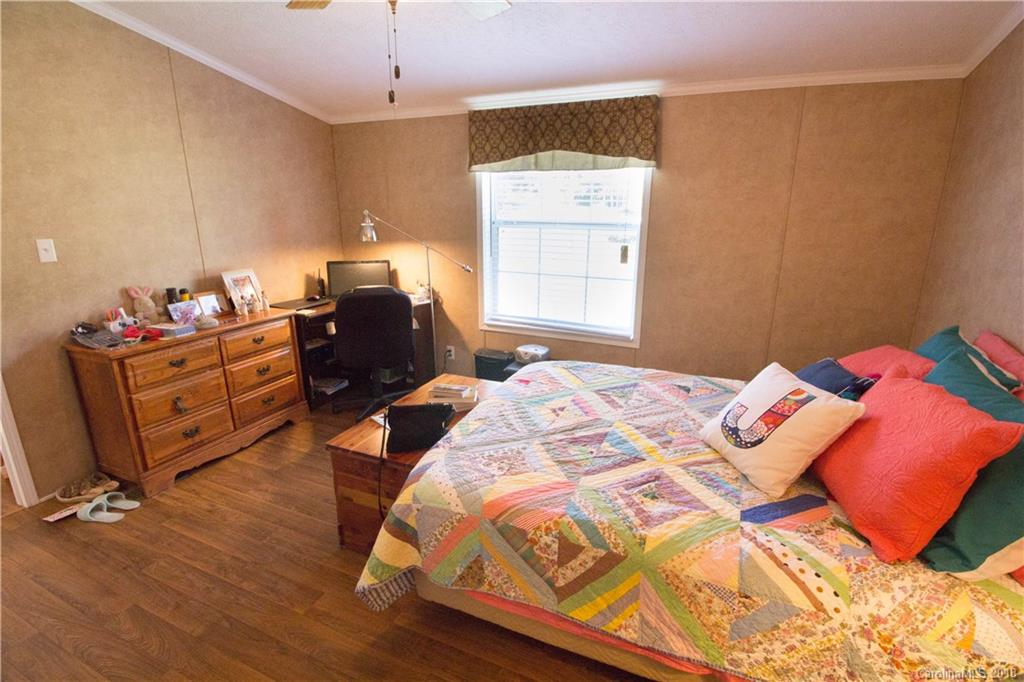 350 Gordon Road Saluda, NC 28773 - Photo 13 of 27