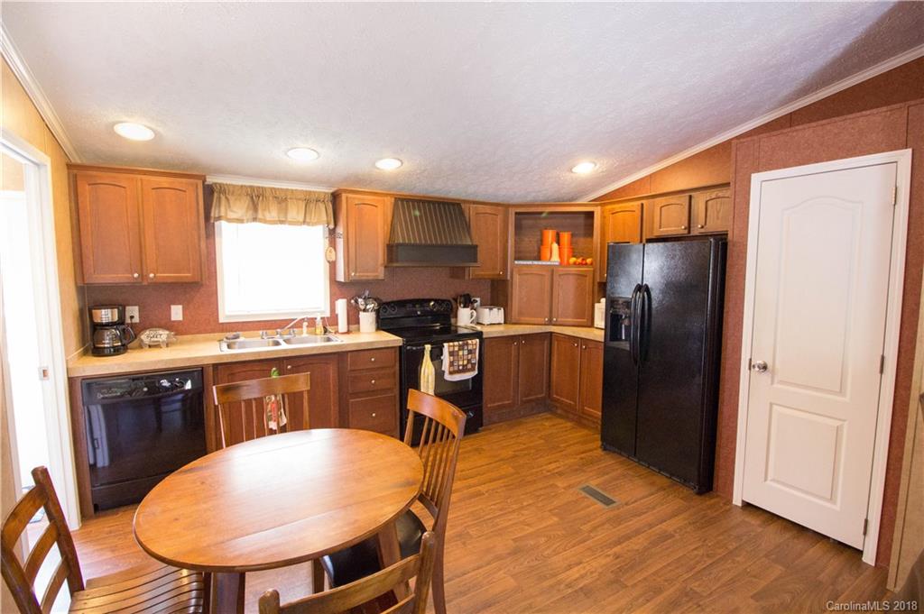 350 Gordon Road Saluda, NC 28773 - Photo 3 of 27