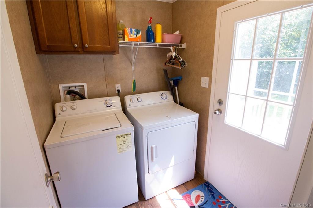 350 Gordon Road Saluda, NC 28773 - Photo 6 of 27