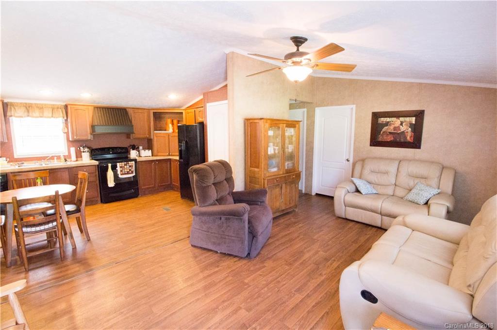 350 Gordon Road Saluda, NC 28773 - Photo 7 of 27