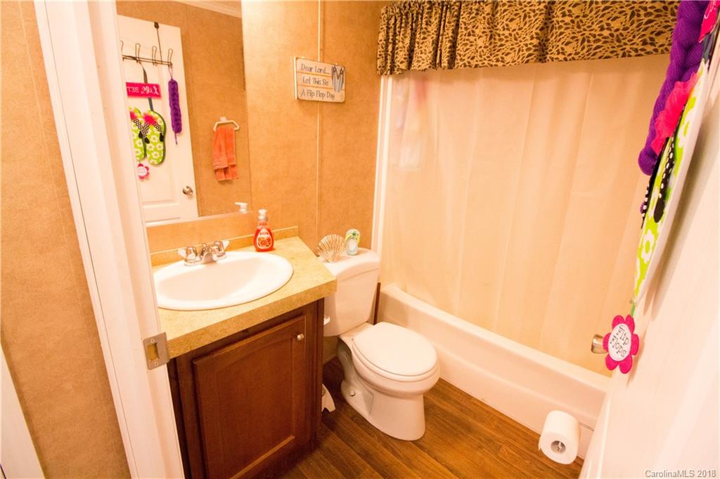 350 Gordon Road Saluda, NC 28773 - Photo 10 of 27