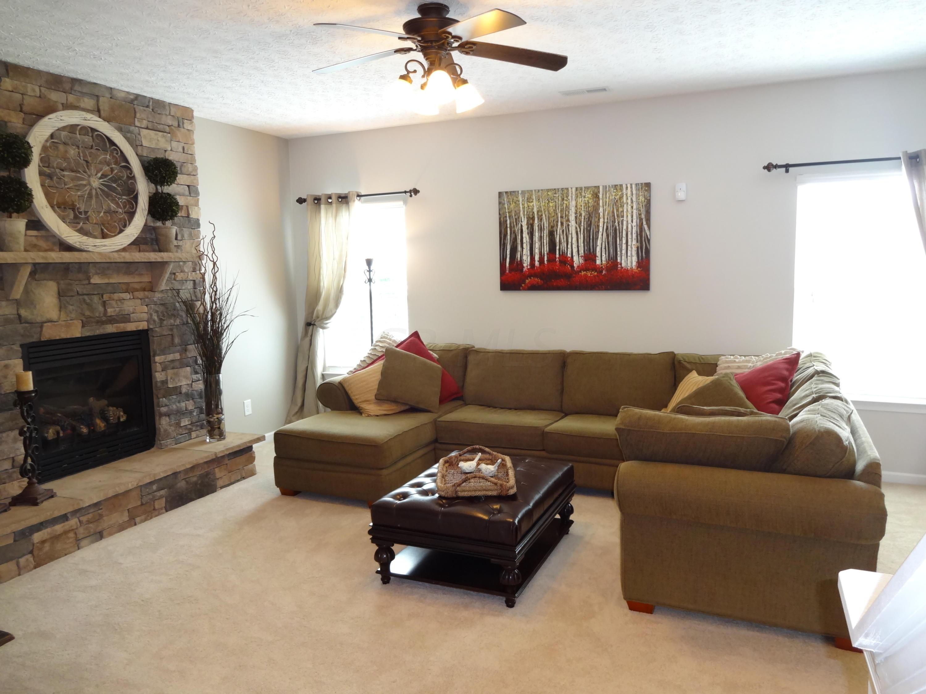 108 Princess Street Pataskala, OH 43062 - Photo 4 of 64