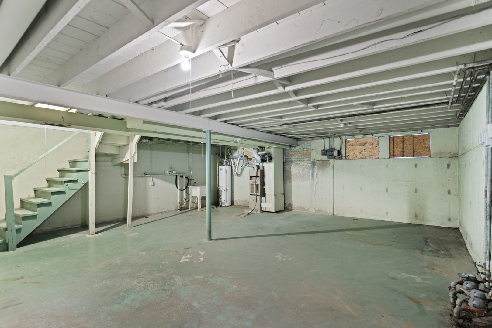 2011 Georgetown Lane Waukegan, IL 60085 - Photo 16 of 16 a view of a room with gym equipment