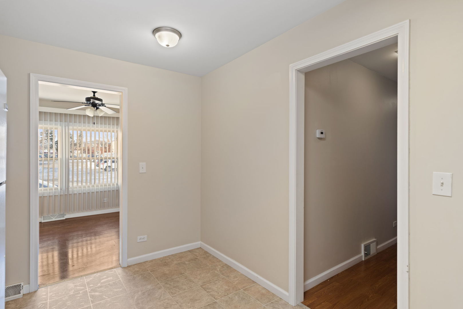 2011 Georgetown Lane Waukegan, IL 60085 - Photo 8 of 16 a view of an empty room