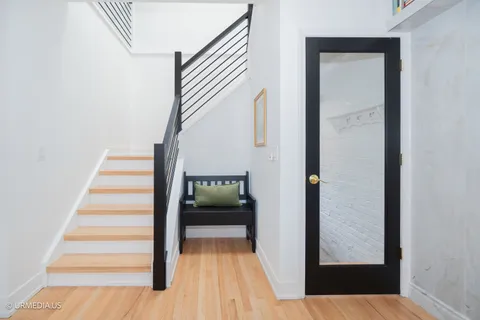 $985,000 | 7100 North Sioux Avenue, Chicago, IL 60646