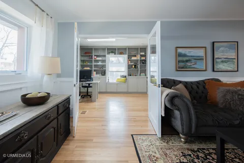 $985,000 | 7100 North Sioux Avenue, Chicago, IL 60646