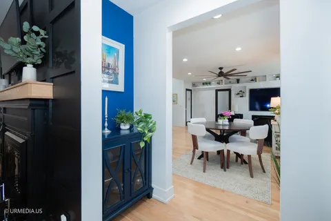 $985,000 | 7100 North Sioux Avenue, Chicago, IL 60646