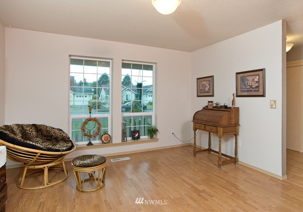 44 Crown Point Road Longview, WA 98632 - Photo 4 of 15 Gallery Image 4