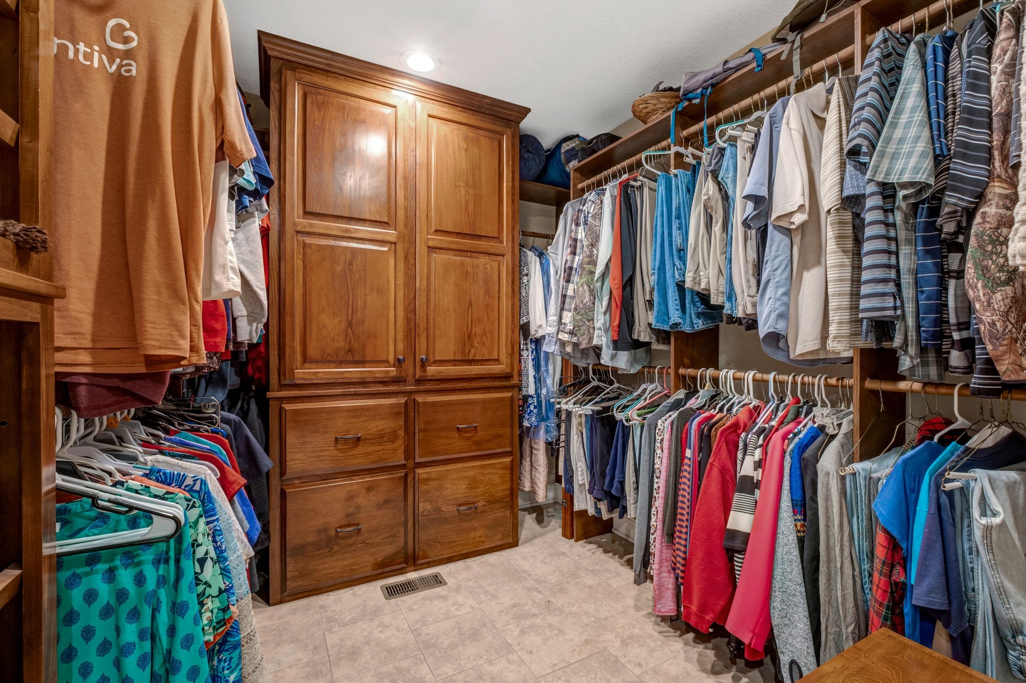 200 Hickory Ridge Lane Hartsville, TN 37074 - Photo 20 of 35 a view of walk in closet with clothes