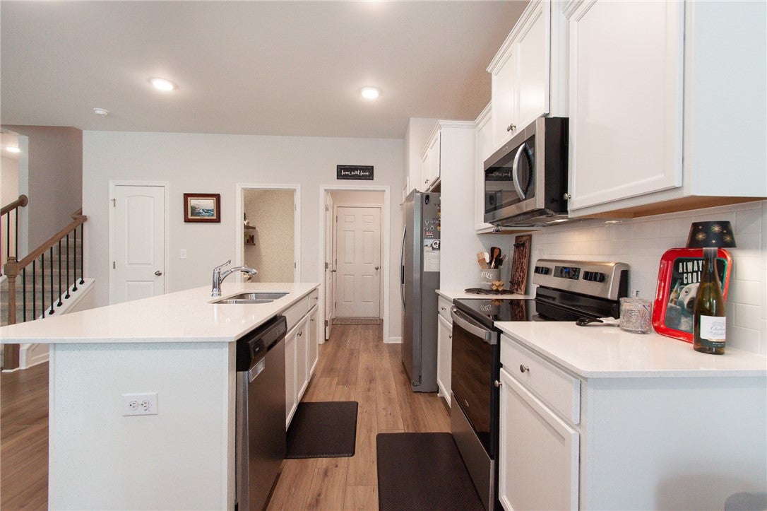 3173 Raiden Circle Opelika, AL 36804 - Photo 5 of 26 Kitchen