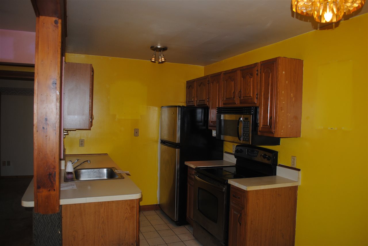 2 Franklin Heights Rochester, NH 03867 - Photo 4 of 15