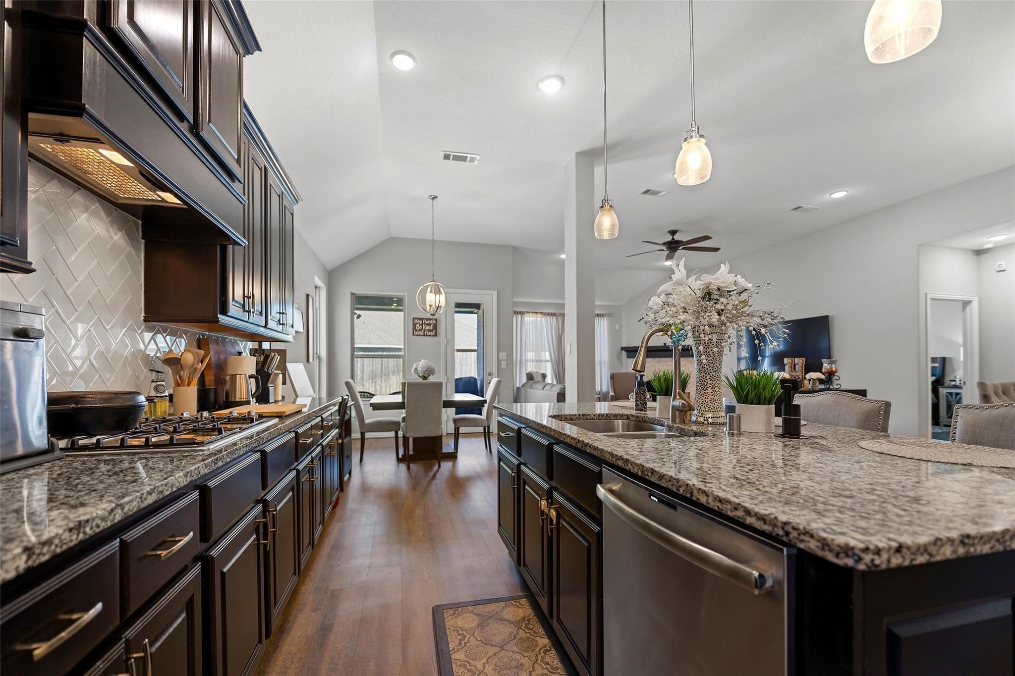 710 Suncatcher Circle Richmond, TX 77406 - Photo 11 of 29