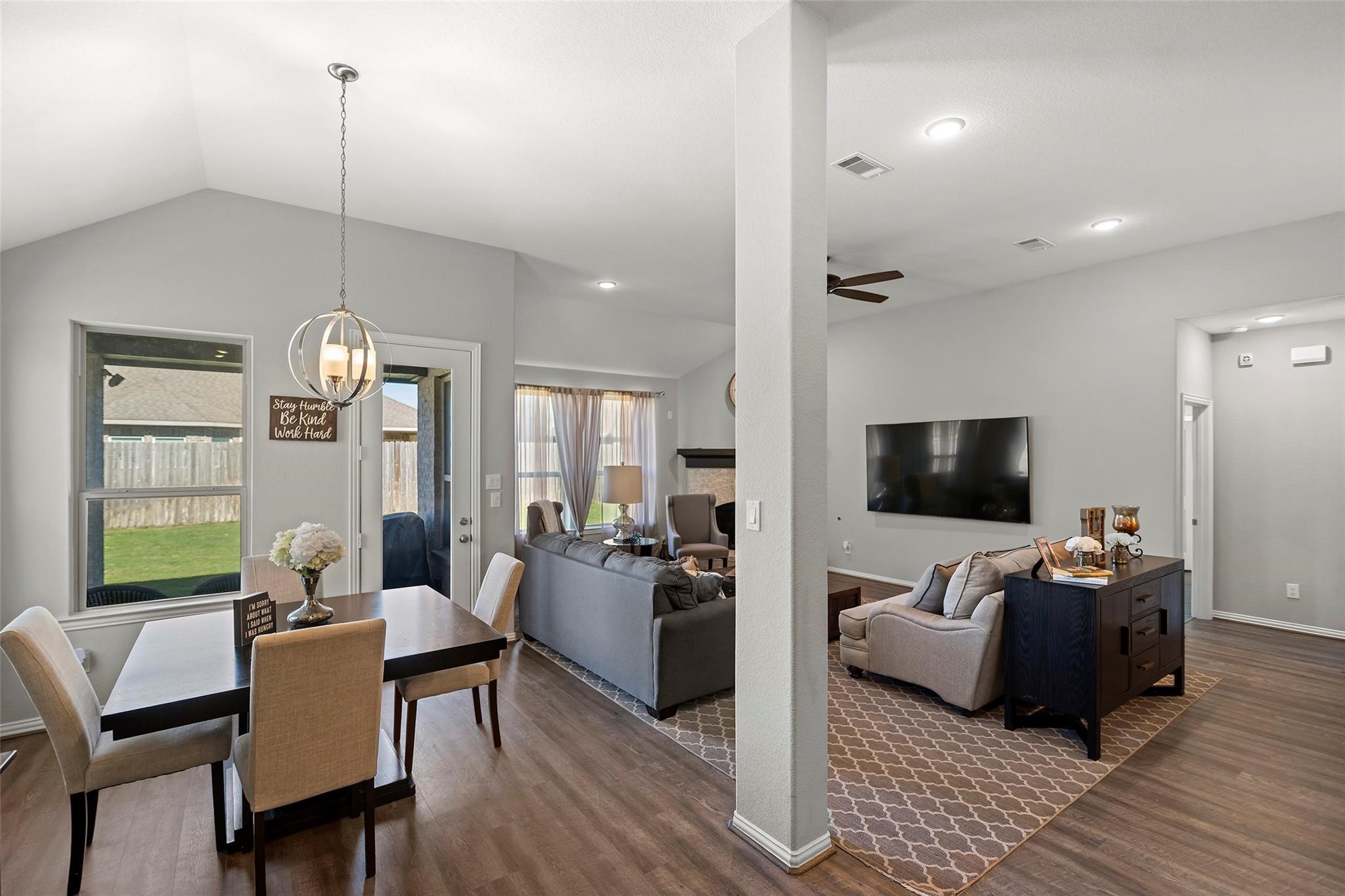 710 Suncatcher Circle Richmond, TX 77406 - Photo 13 of 29