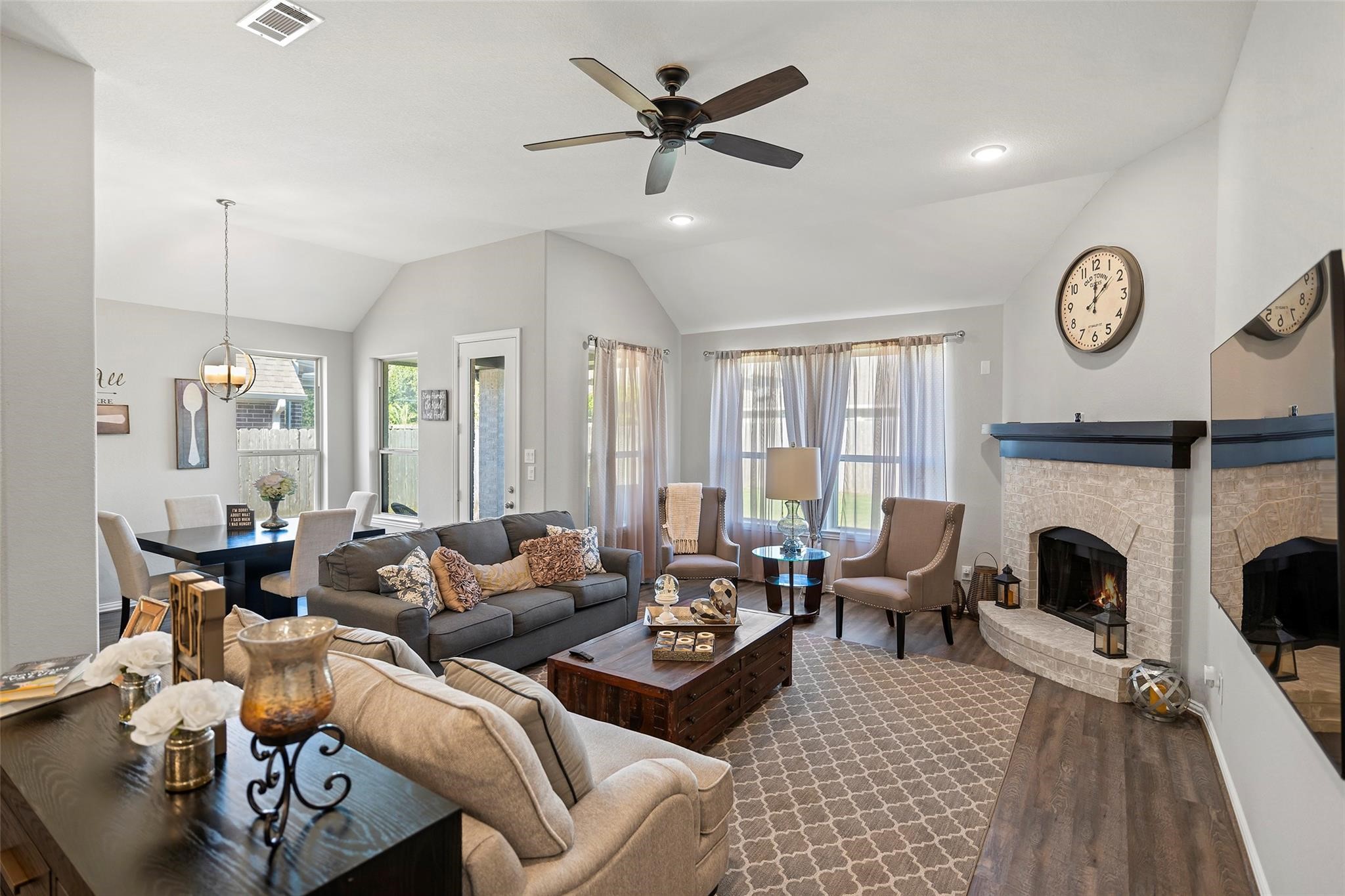 710 Suncatcher Circle Richmond, TX 77406 - Photo 14 of 29