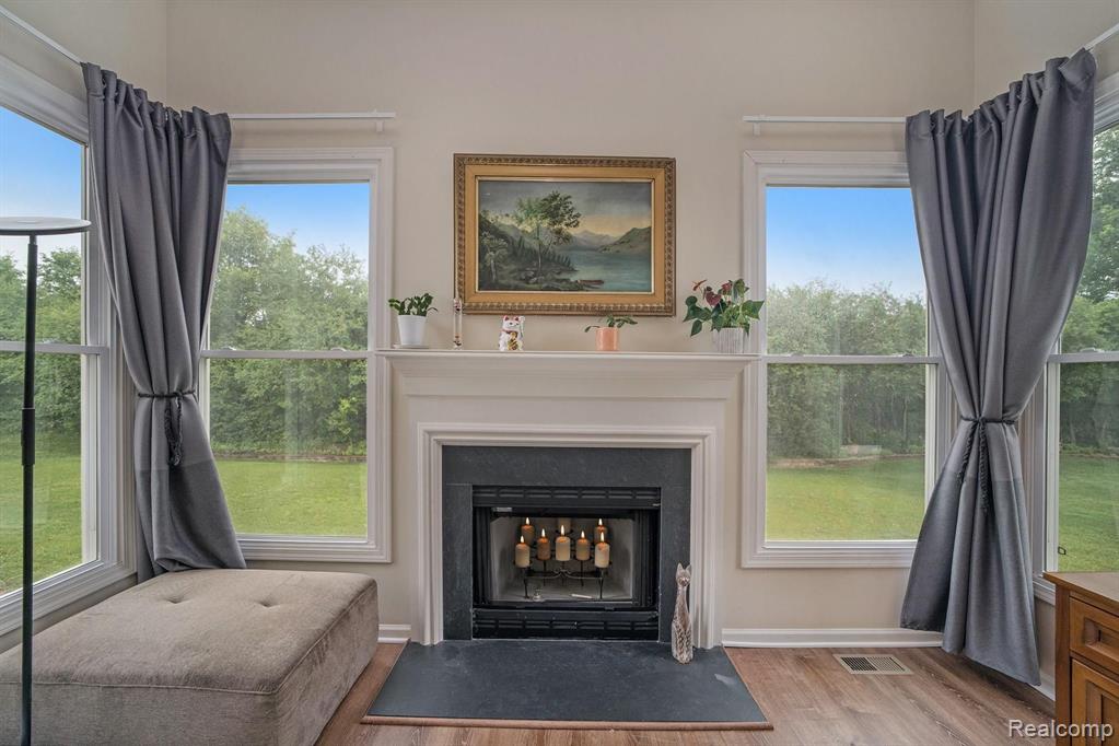 24386 Ridgeview Drive Farmington Hills, MI 48336 - Photo 25 of 42