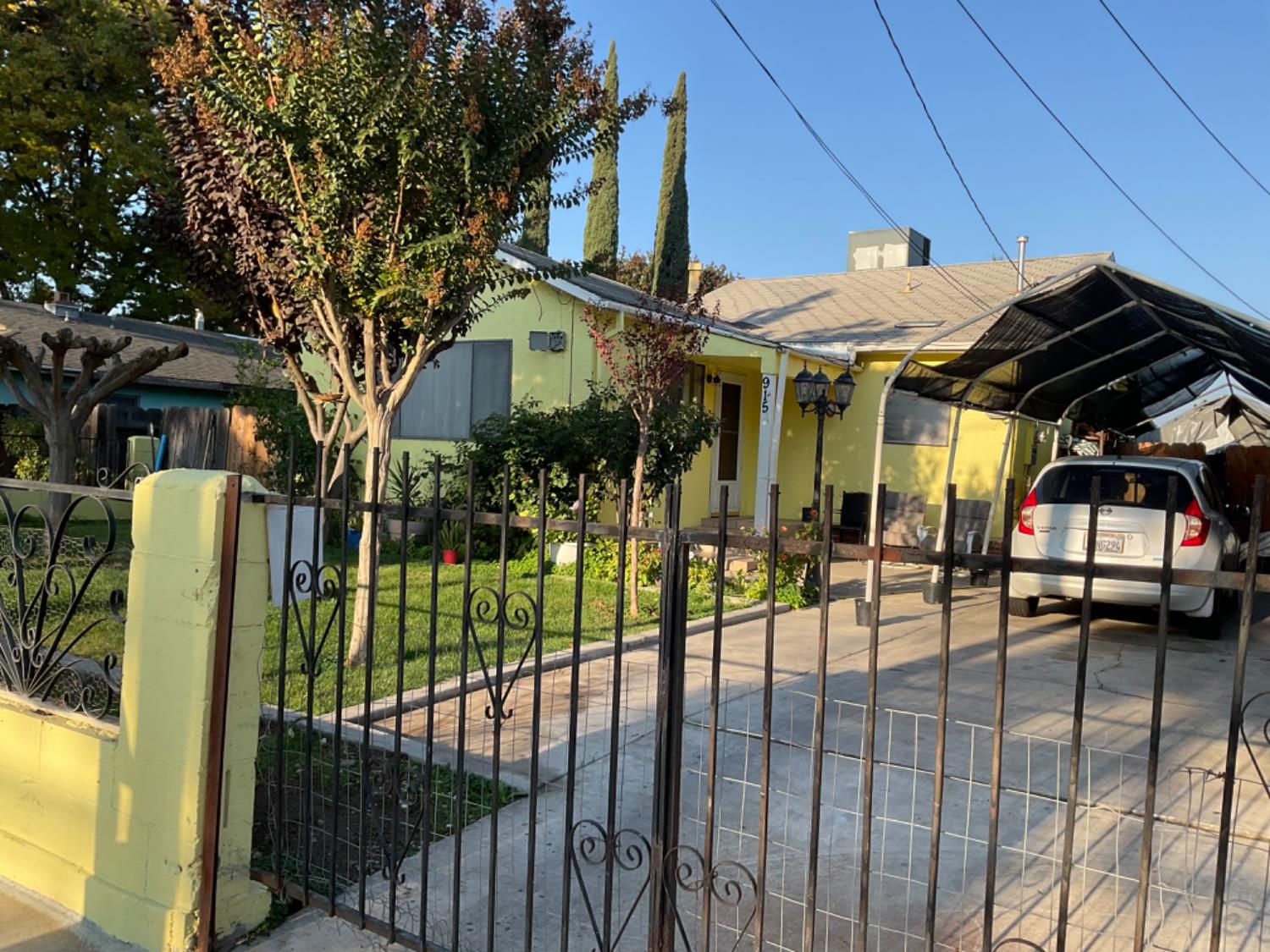 915 R Street Merced, CA 95341 - Photo 21 of 44 a view of a building with sitting area
