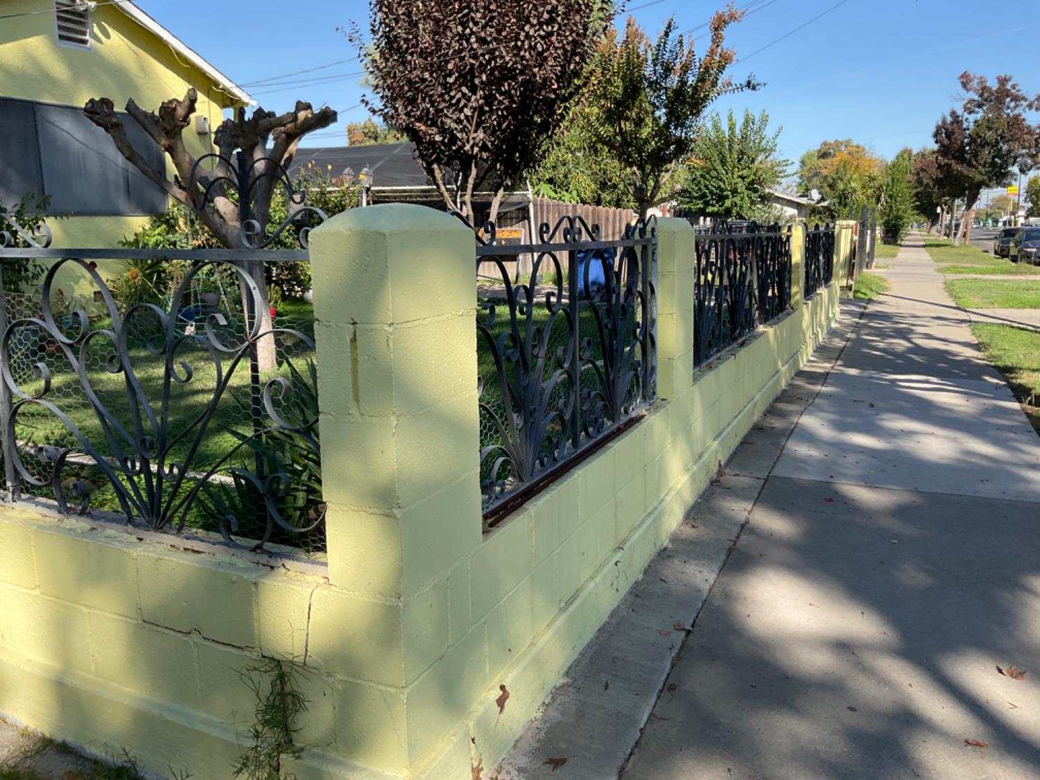 915 R Street Merced, CA 95341 - Photo 6 of 44 a view of a pathway both side of building