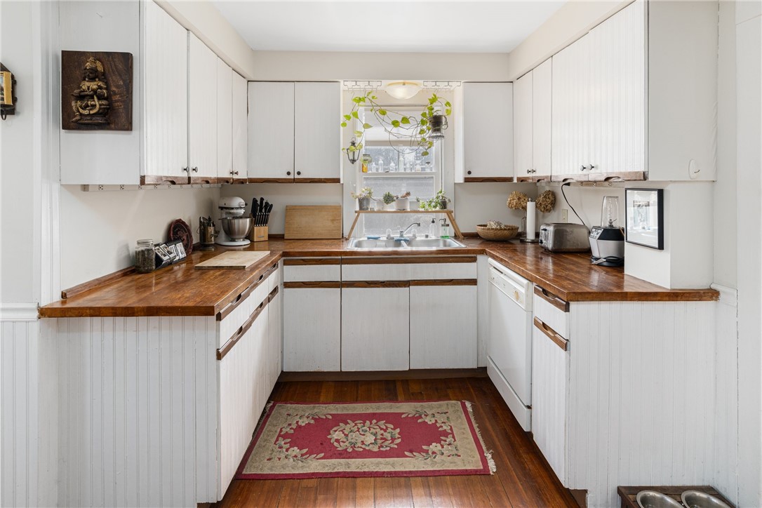 161 Rathbun Street Coventry, RI 02816 - Photo 15 of 44 Gallery Image 15