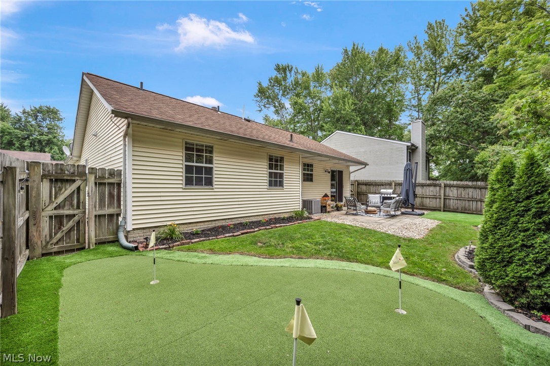 6302 Ridgeview Boulevard North Ridgeville, OH 44039 - Photo 31 of 35 Putting Green