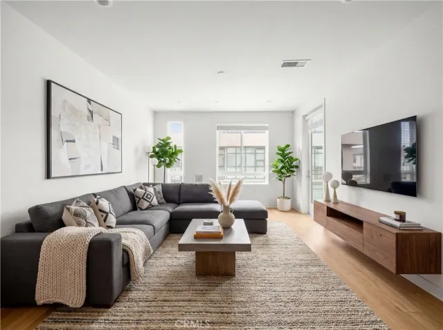 $1,160,000 | 2402 Nolita, Irvine, CA 92606