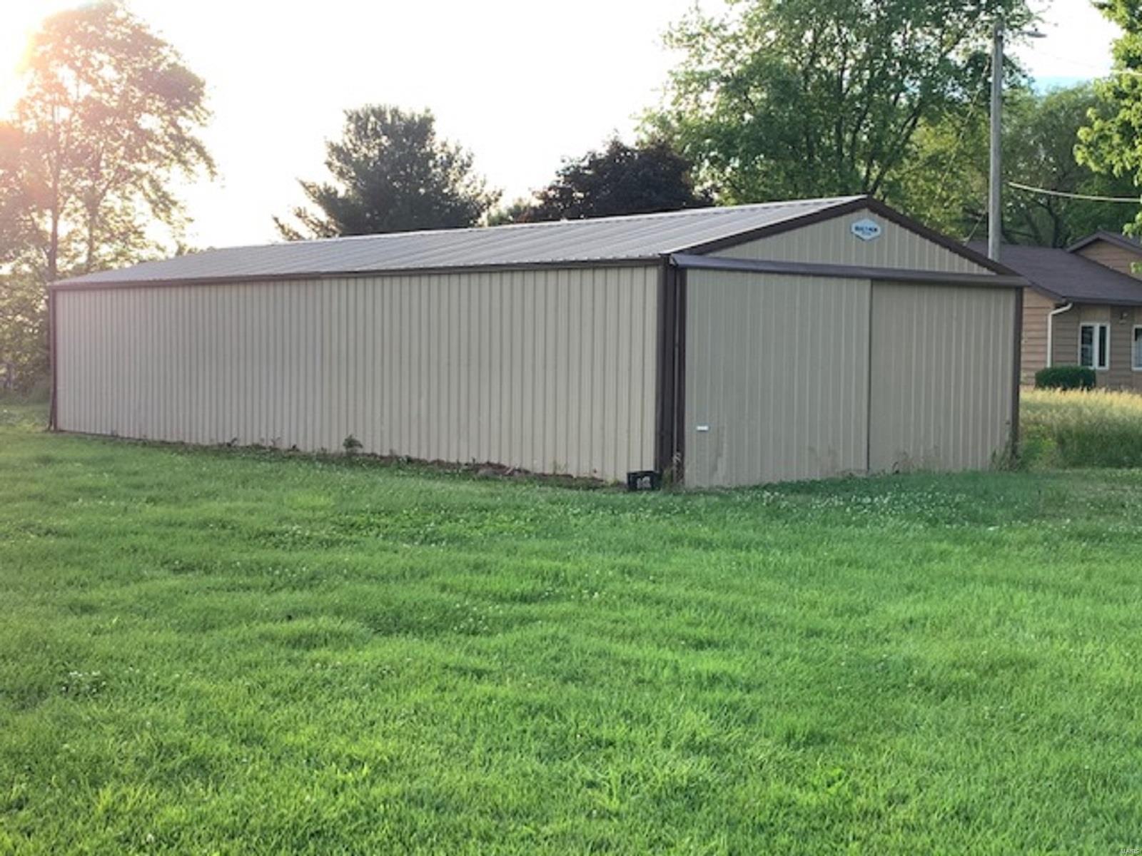1933 Steinkoenig School Road Highland, IL 62249 - Photo 19 of 19 Gallery Image 19