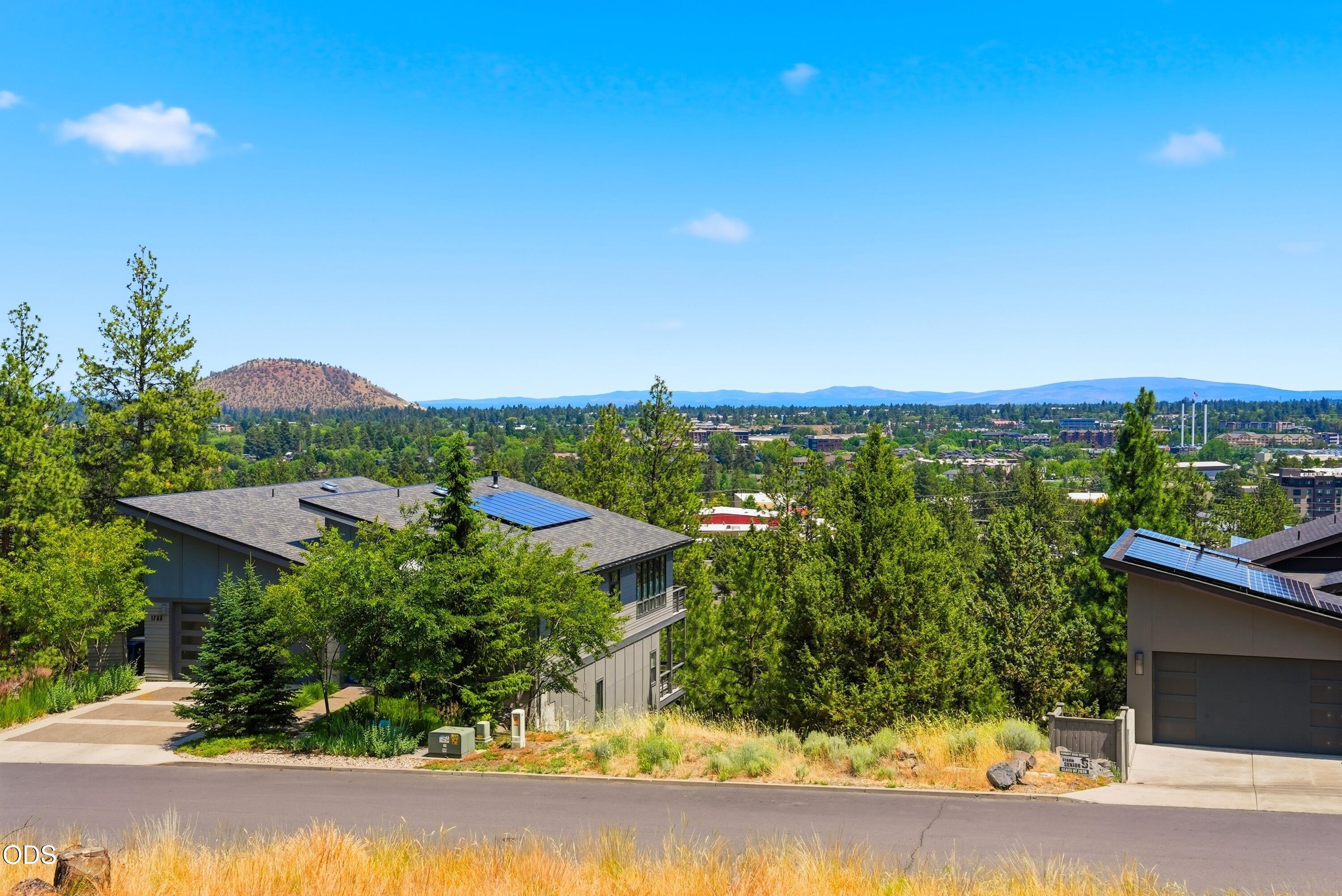 1738 Southwest Troon Avenue Bend, OR 97702 - Photo 37 of 38
