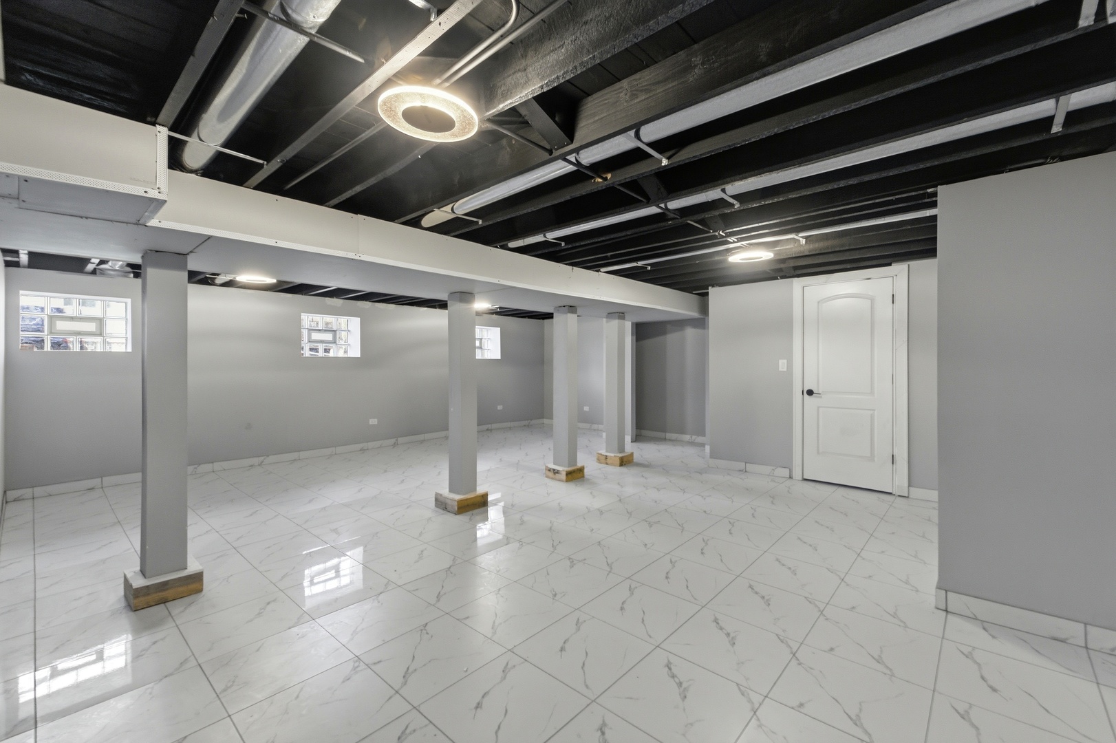 5915 West Iowa Street Chicago, IL 60651 - Photo 23 of 35 a view of an empty room