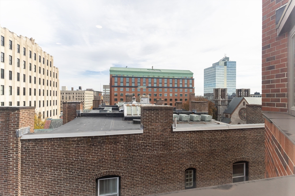 44 Elm Street, Unit 501 Worcester, MA 01609 - Photo 32 of 32 a view of city with roof