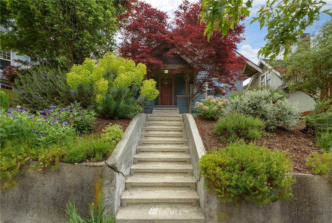 107 North 79th Street Seattle, WA 98103 - Photo 1 of 27 Gallery Image 1