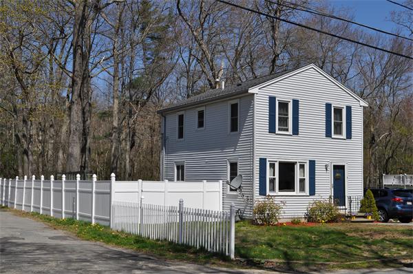 9 Hemlock Road Holbrook, MA 02343 - Photo 2 of 16