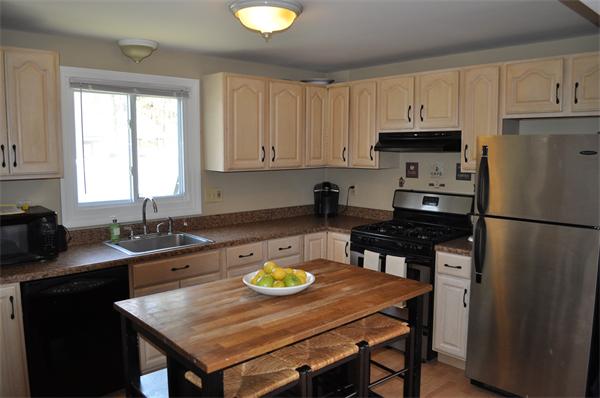 9 Hemlock Road Holbrook, MA 02343 - Photo 4 of 16