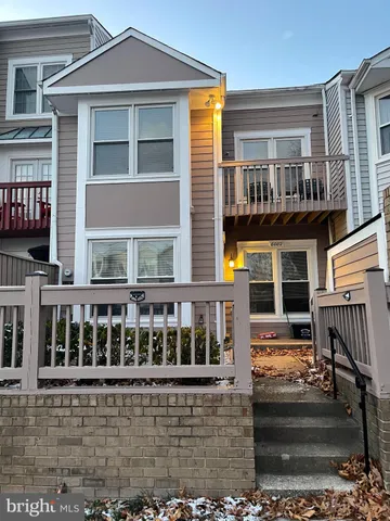 $2,400 | 6002 Rabbit Hill Court, Centreville, VA 20121