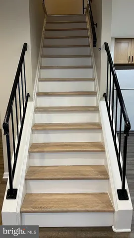 $2,400 | 6002 Rabbit Hill Court, Centreville, VA 20121