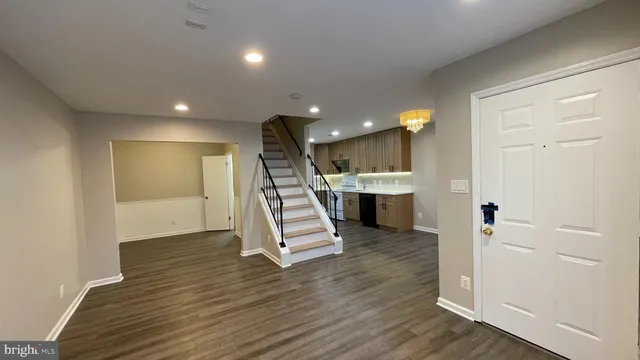 $2,400 | 6002 Rabbit Hill Court, Centreville, VA 20121