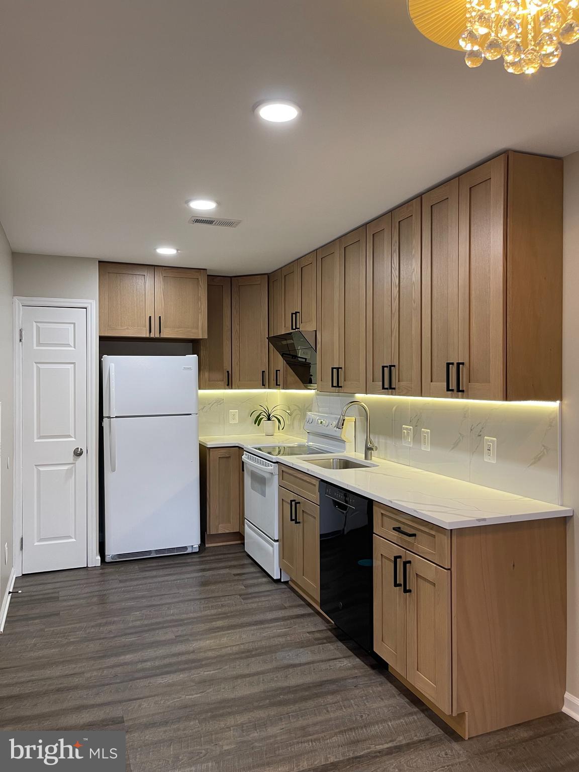 6002 Rabbit Hill Court Centreville, VA 20121 - Photo 4 of 23