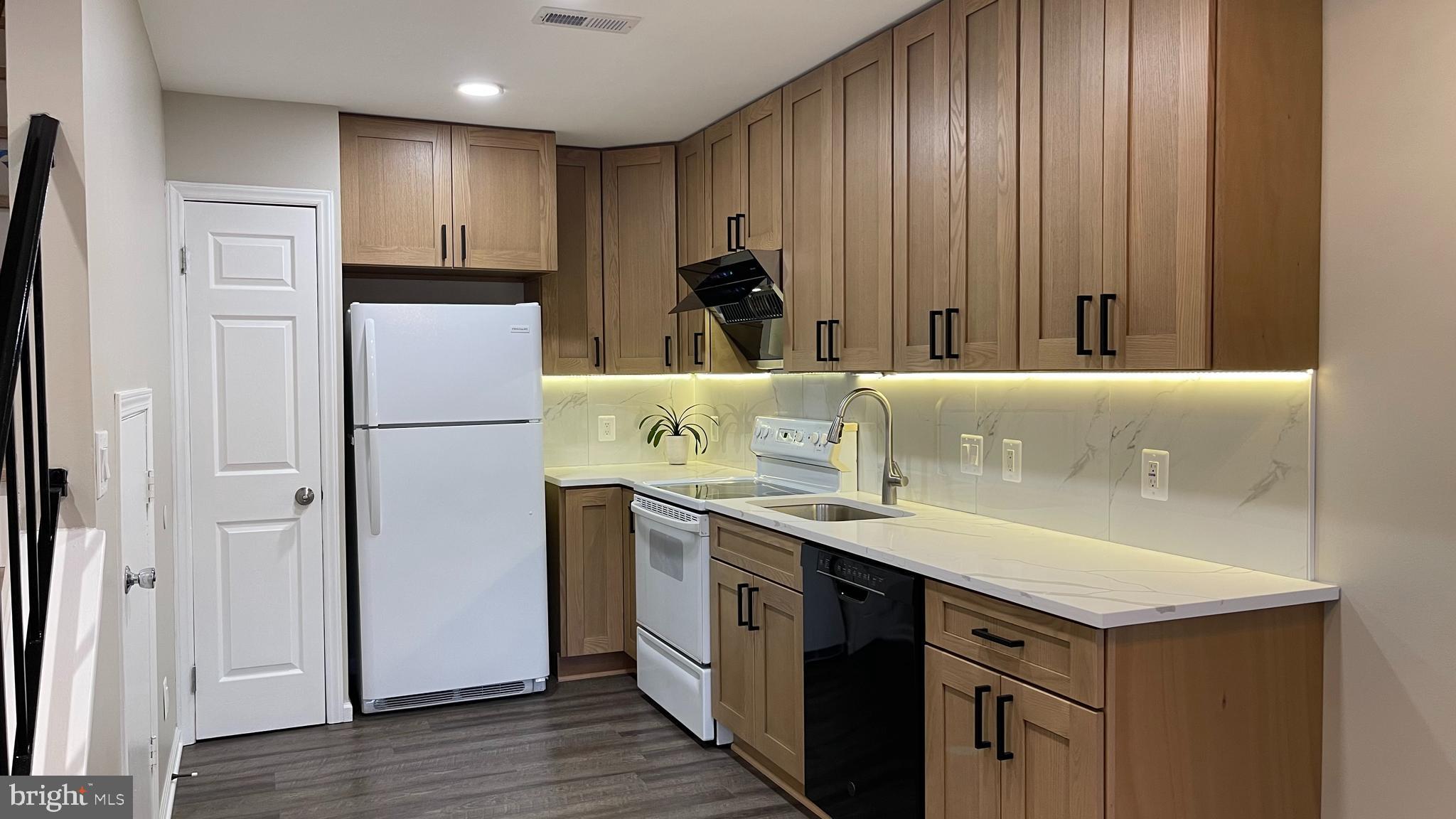 6002 Rabbit Hill Court Centreville, VA 20121 - Photo 5 of 23