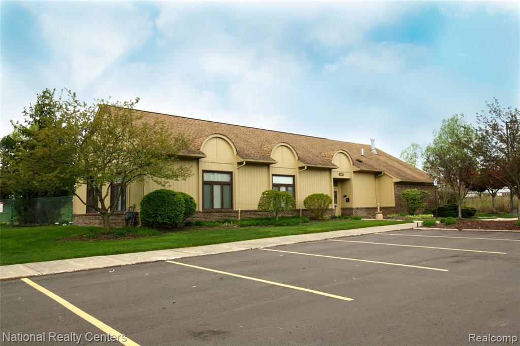 2180 Rochelle Park Drive Rochester Hills, MI 48309 - Photo 32 of 35