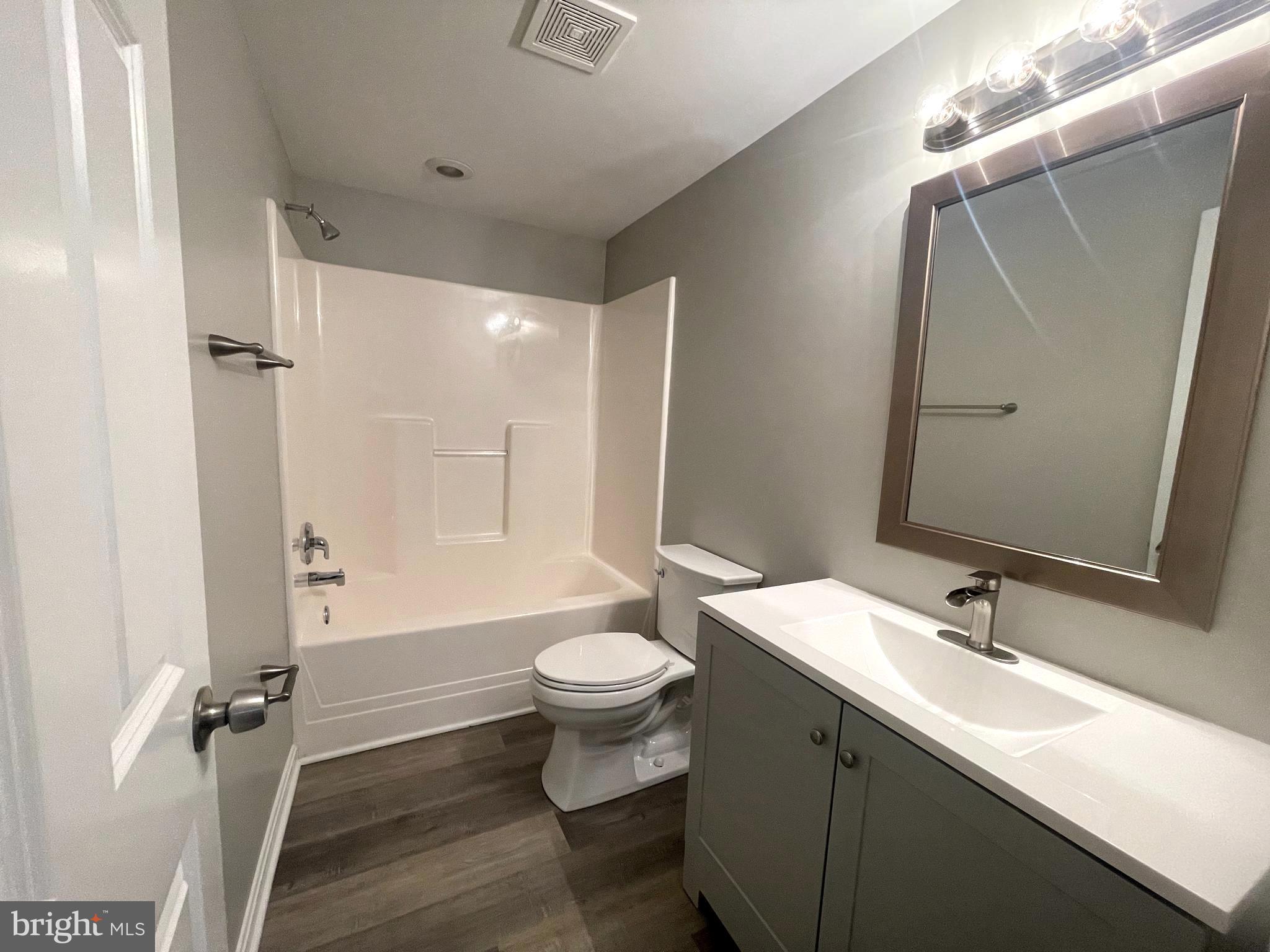 236 Meadow Road Pasadena, MD 21122 - Photo 14 of 28 Full bathroom#1
completely updated & fresh paint