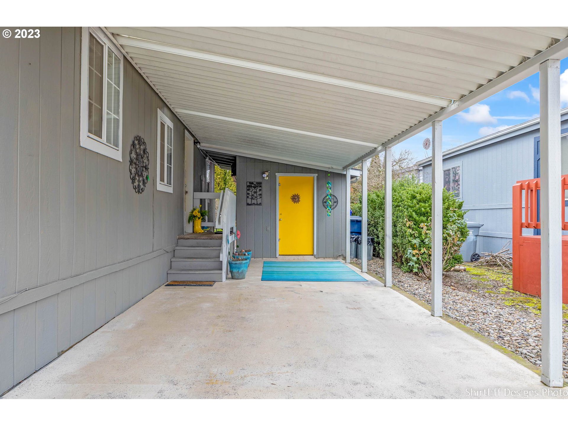 1699 North Terry Street, Unit 164 Eugene, OR 97402 - Photo 26 of 31 a living room with a large window