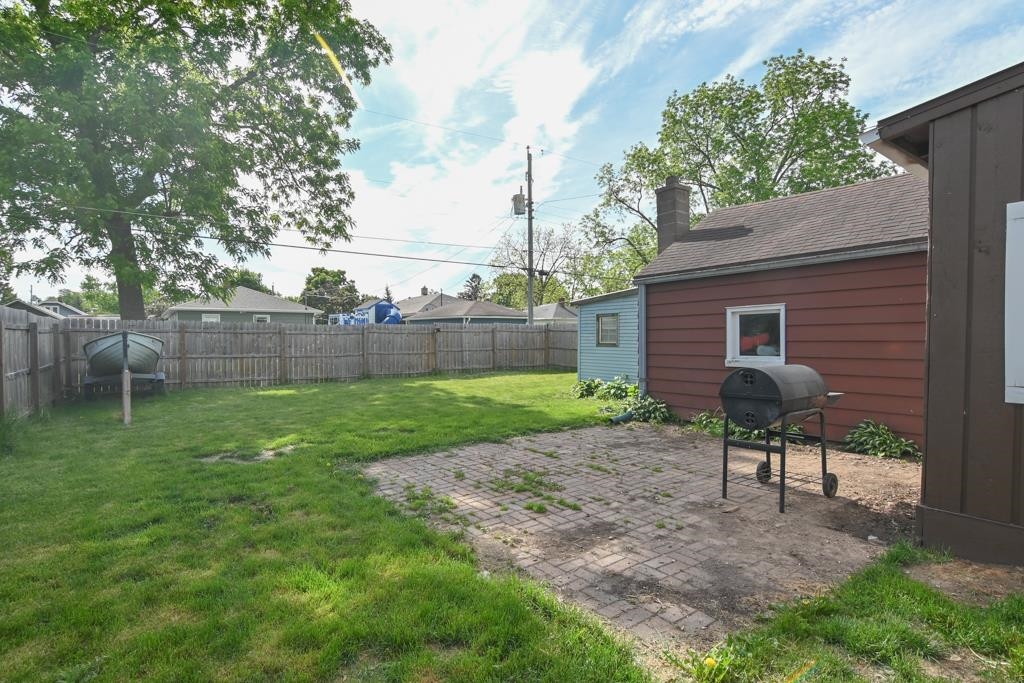 1932 Delaware Street Oshkosh, WI 54902 - Photo 14 of 17