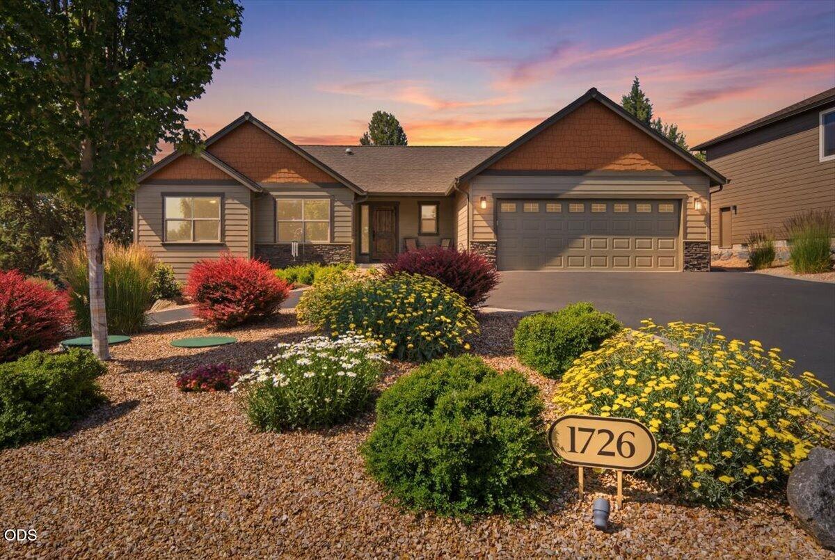 1726 Turnstone Road Redmond, OR 97756 - Photo 3 of 58