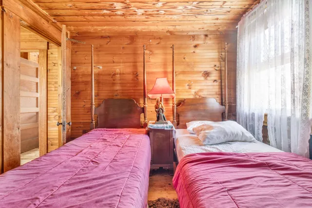 $1,150,000 | 108 Broadway, York, ME 03909