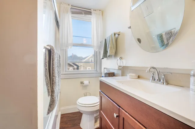 $1,150,000 | 108 Broadway, York, ME 03909